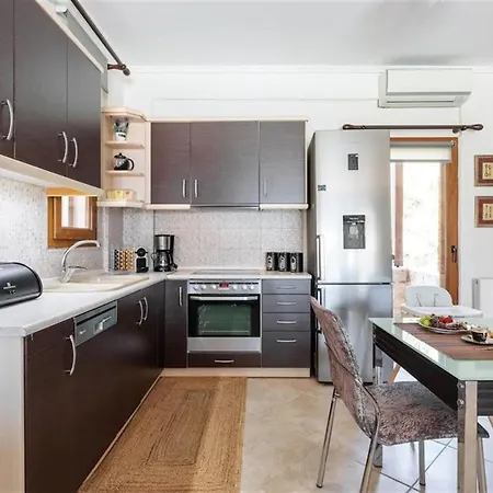 The Stone Of Zeus 4 Bedrooms 14 Guests Afytos