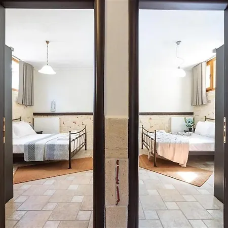 The Stone Of Zeus 4 Bedrooms 14 Guests *