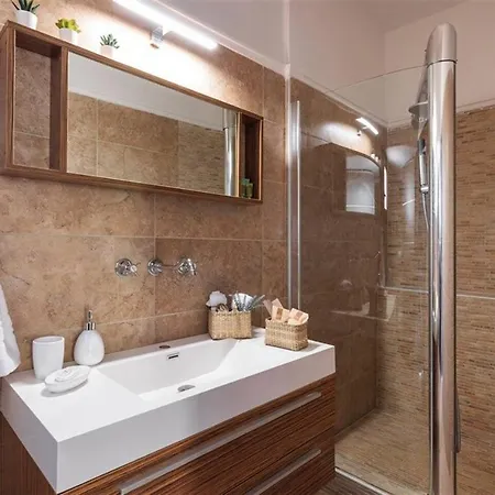 The Stone Of Zeus 4 Bedrooms 14 Guests *