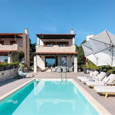 The Stone Of Zeus 4 Bedrooms 14 Guests