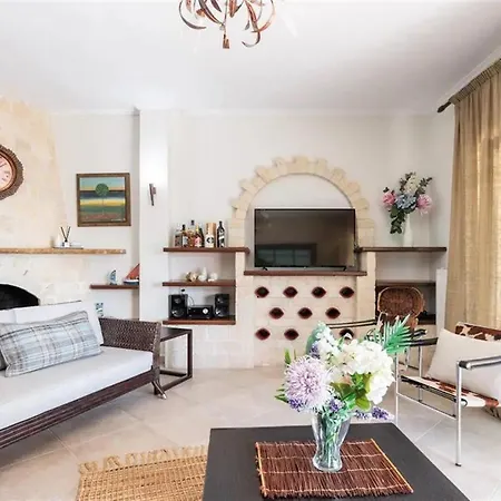 The Stone Of Zeus 4 Bedrooms 14 Guests * Afytos