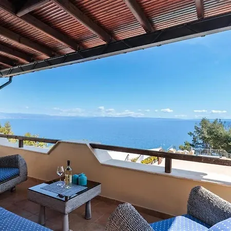 The Stone Of Zeus 4 Bedrooms 14 Guests Villa Afytos