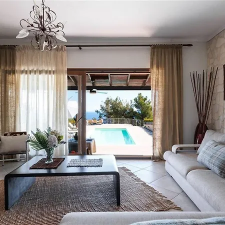 The Stone Of Zeus 4 Bedrooms 14 Guests 阿菲托斯