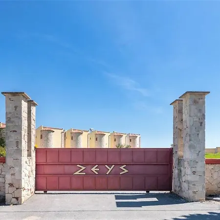 The Stone Of Zeus 4 Bedrooms 14 Guests 阿菲托斯