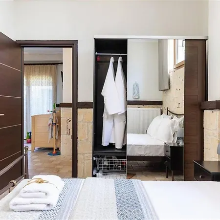 The Stone Of Zeus 4 Bedrooms 14 Guests 别墅