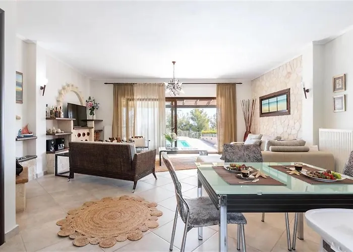 ヴィラ The Stone Of Zeus 4 Bedrooms 14 Guests