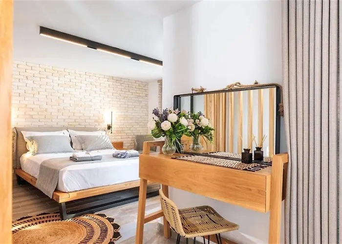 The Stone Of Zeus 4 Bedrooms 14 Guests