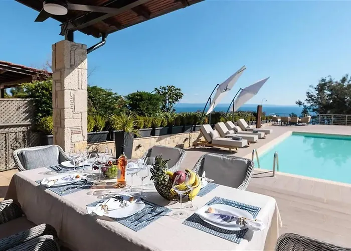 The Stone Of Zeus 4 Bedrooms 14 Guests ヴィラ