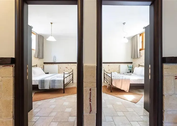 The Stone Of Zeus 4 Bedrooms 14 Guests *