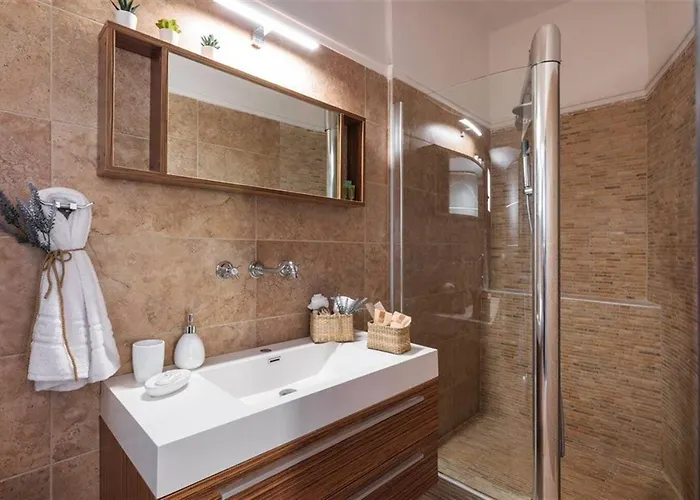 The Stone Of Zeus 4 Bedrooms 14 Guests *