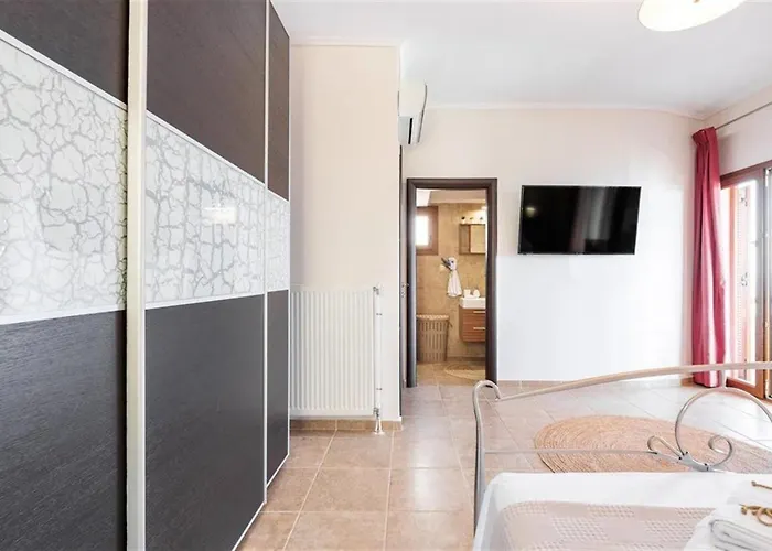 ヴィラ The Stone Of Zeus 4 Bedrooms 14 Guests アフィトス