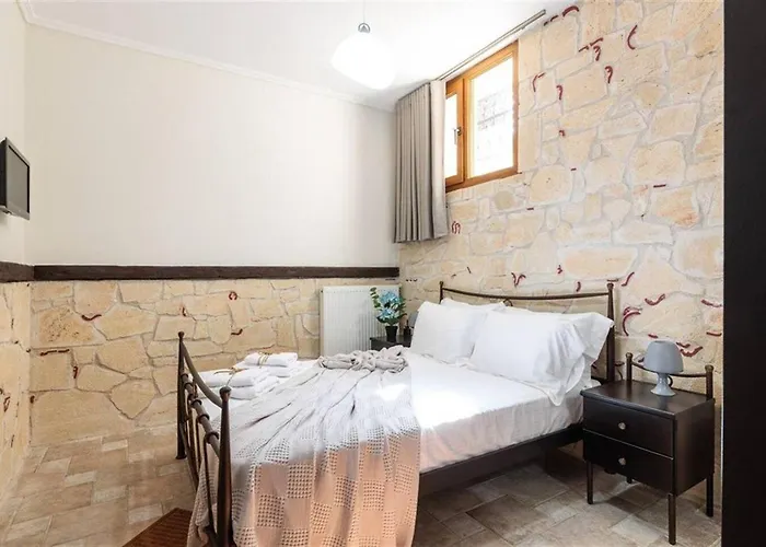 The Stone Of Zeus 4 Bedrooms 14 Guests ヴィラ アフィトス