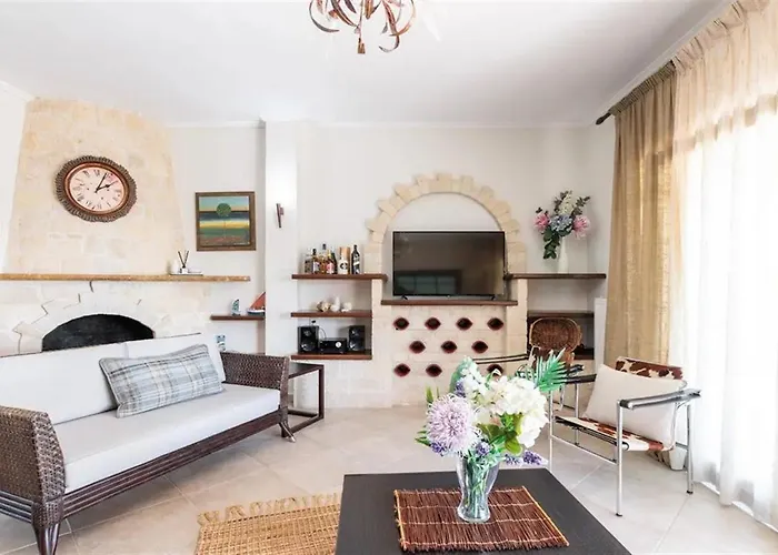 The Stone Of Zeus 4 Bedrooms 14 Guests * アフィトス