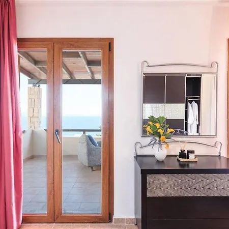 The Stone Of Zeus 4 Bedrooms 14 Guests Afytos