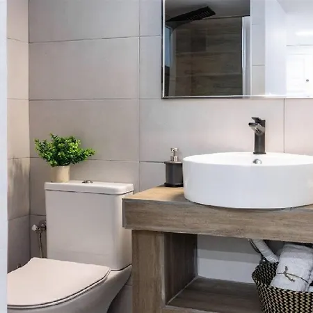 The Stone Of Zeus 4 Bedrooms 14 Guests فيلة أفيتوس