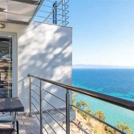 Villa The Stone Of Zeus 4 Bedrooms 14 Guests Afytos