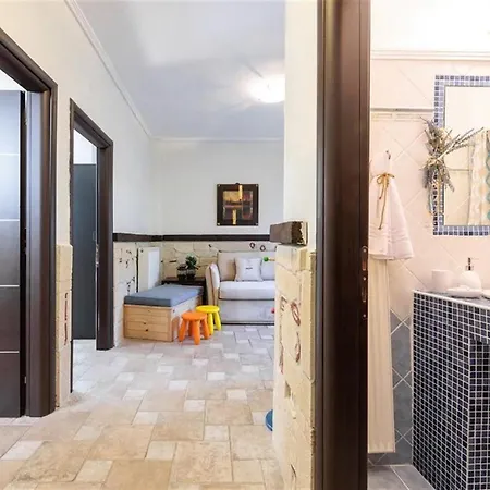 فيلة The Stone Of Zeus 4 Bedrooms 14 Guests أفيتوس